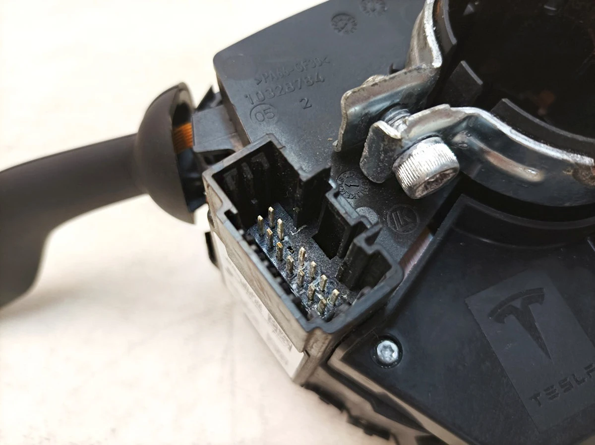 3 Модуль керування рульовою колонкою (окислений) Tesla model 3 Tesla model Y 1097662-00-O