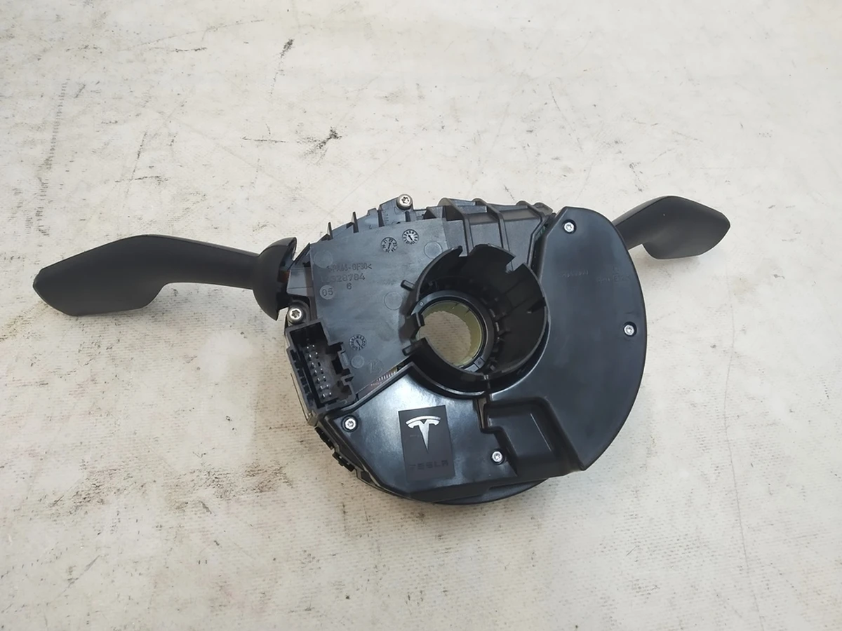 3 STEERING COLUMN CONTROL MODULE KOSTAL Tesla model 3, model Y 1097662-00-P