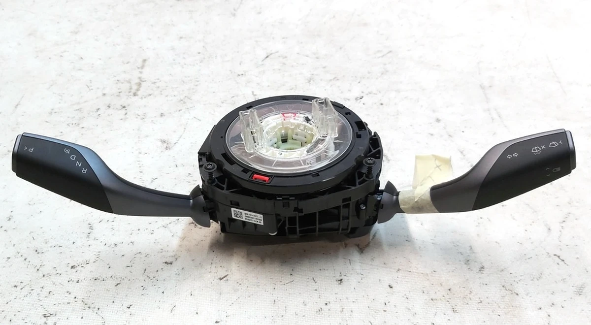 3 Модуль керування рульовою колонкою з пошкодженням Tesla model 3, model Y 1097662-00-O