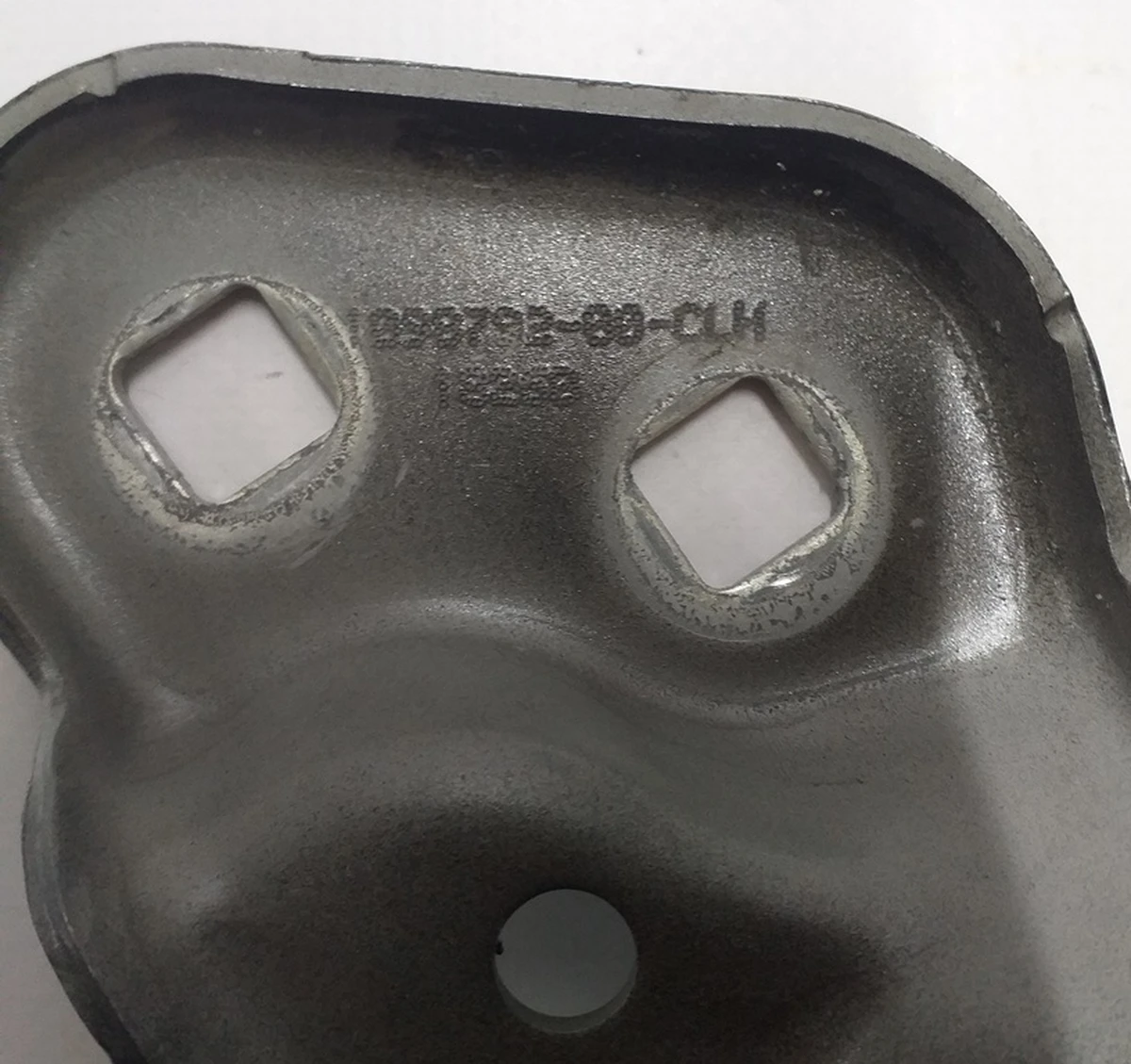 6 Петля крепления капота левая PBSB Tesla model 3 1098792-00-D