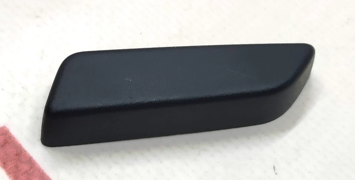 3 Кнопка регулировки положения нижней части водительского сиденья Tesla Model 3, Model Y 1098840-00-D