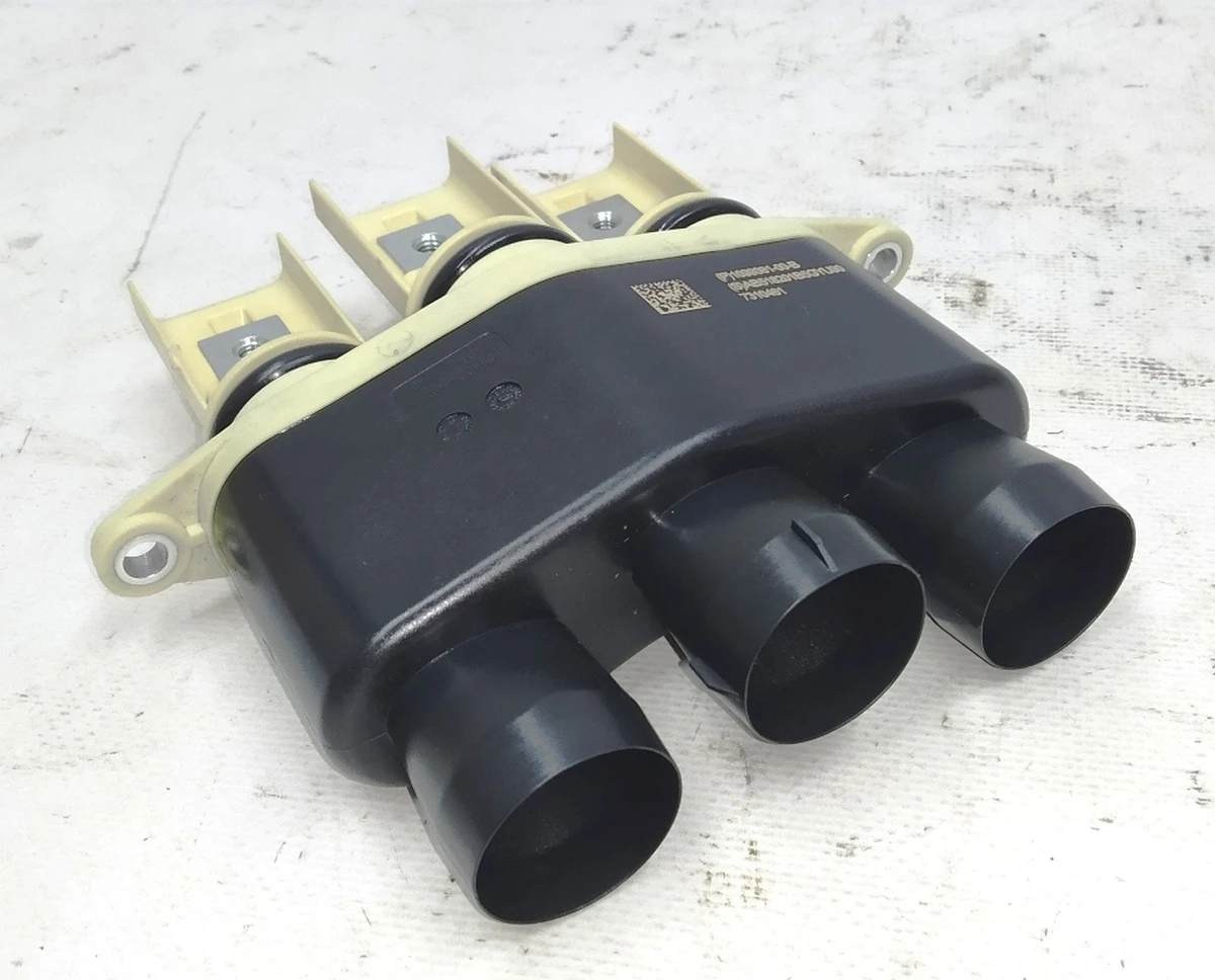 1 Високовольтний роз'єм редуктора двигуна заднього Tesla model 3 1120970-00-F