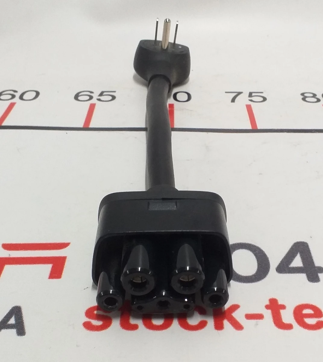 4 5-15 Gen II Smart Adapter Tesla Model S, Model S REST, Model X, Model 3, Model Y 1099345-10-C