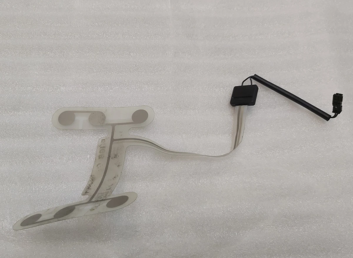 4 Датчик присутствия сиденья 1-го и 2-го ряда Tesla model S Feb 2021, model 3, model X, model X Mar 2021, model Y 1099592-00-D