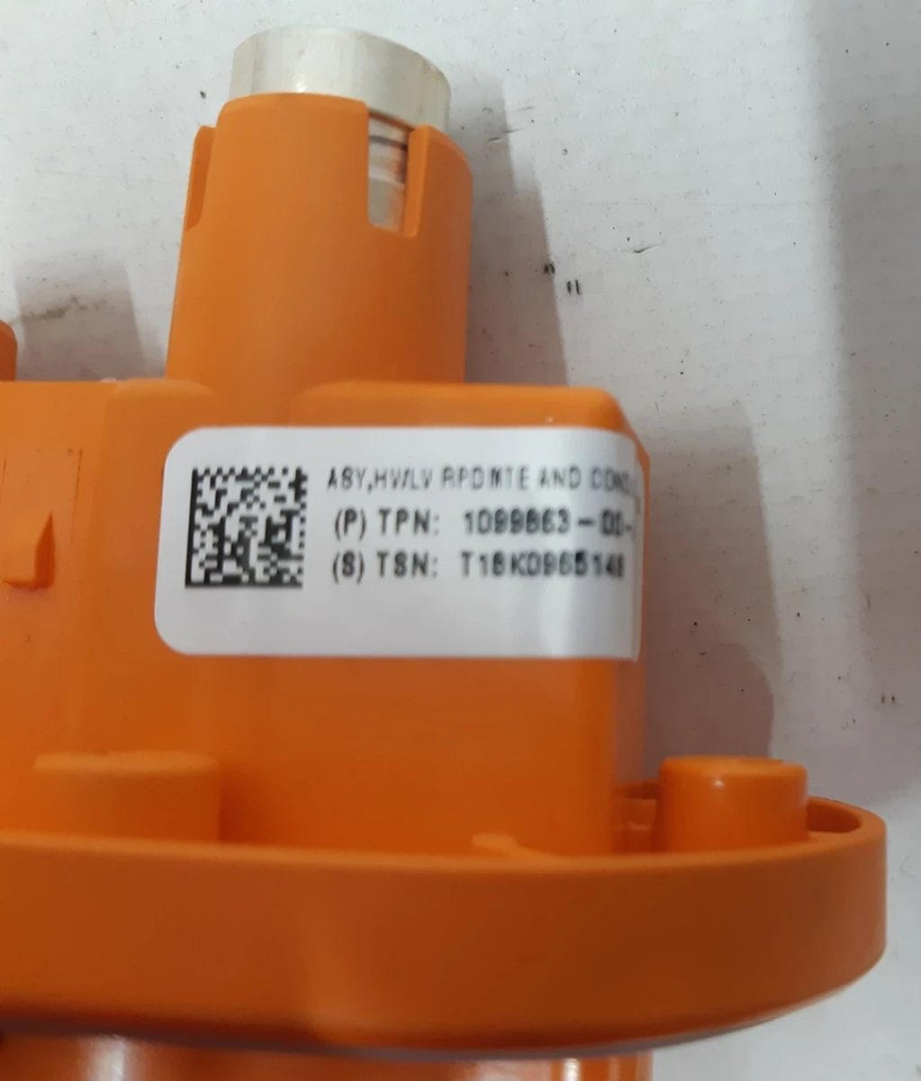 Высоковольтный разъем основоной батареи Tesla model S REST, model X 1099863-00-A