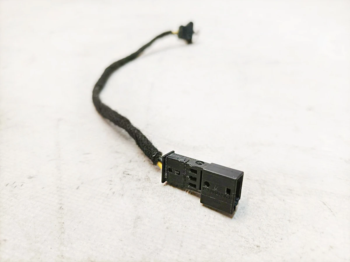 22 Вимикач підсвічування центральної консолі (окислений) Tesla model 3 1099927-00-B