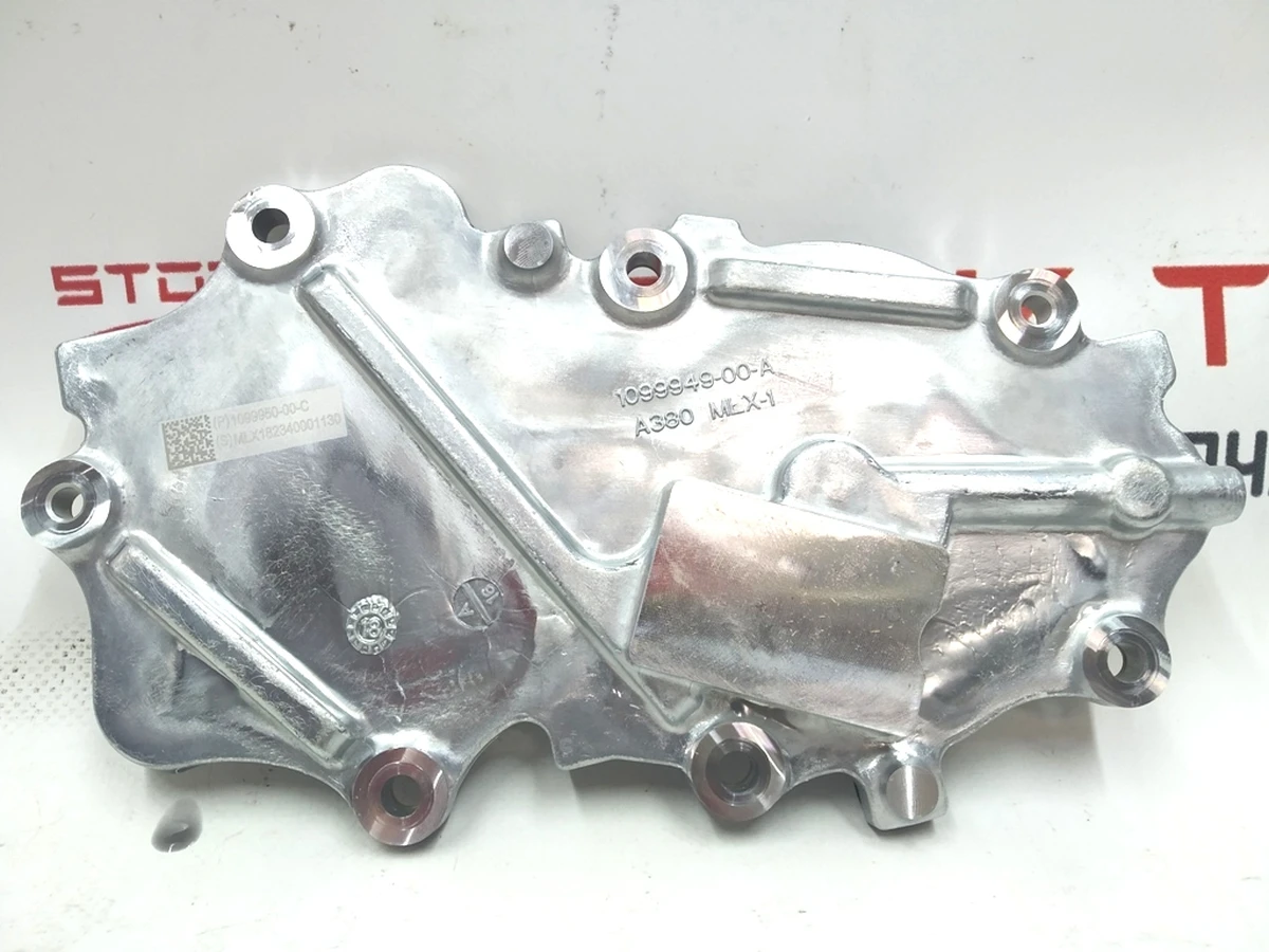 1 Крышка подшипников редуктора (в сборе с прокладкой и уплотнительными кольцами) Tesla model 3 1120970-00-F