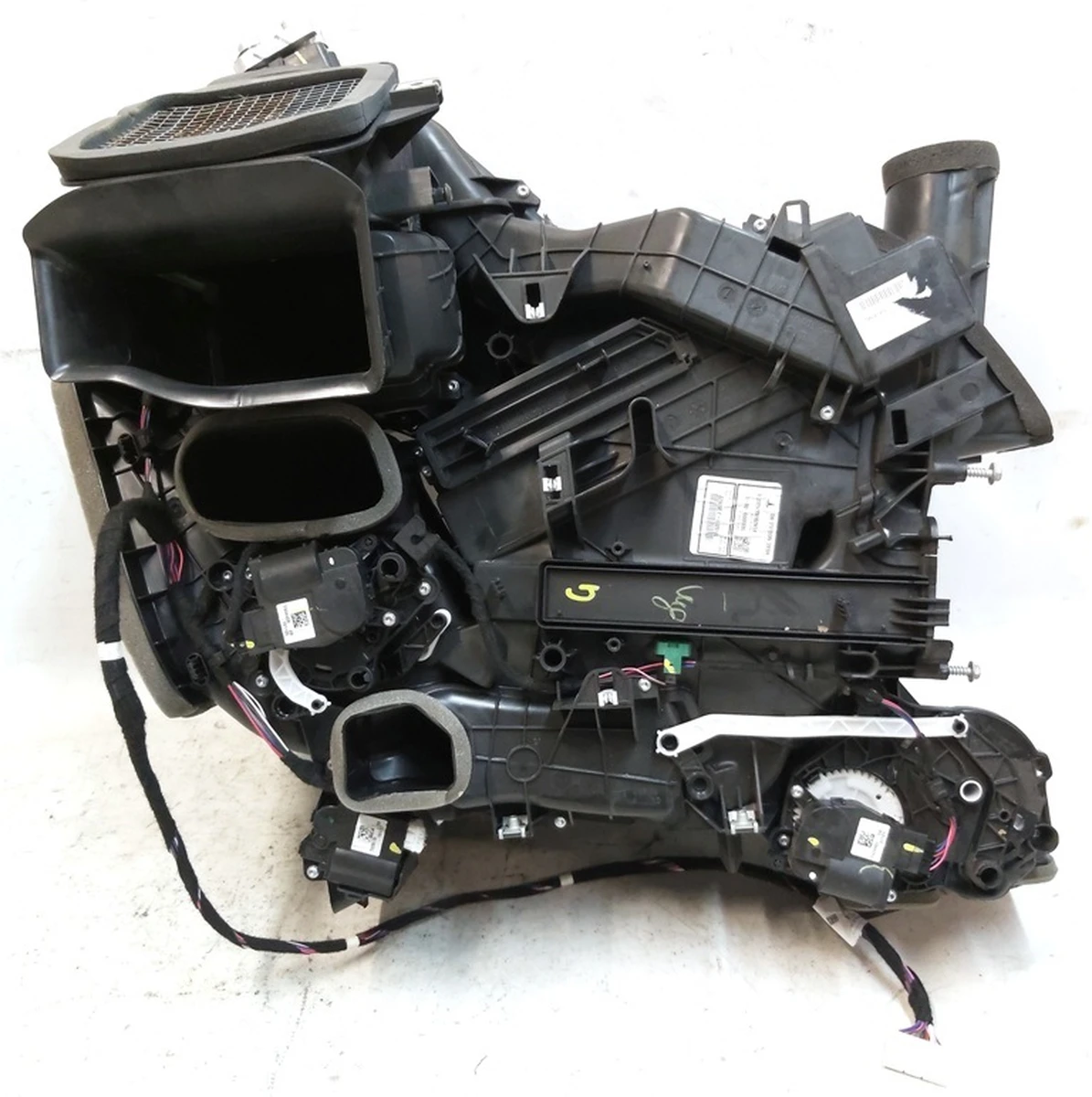 6 Піч салону без нагрівального елементу Tesla model 3 1099999-00-I