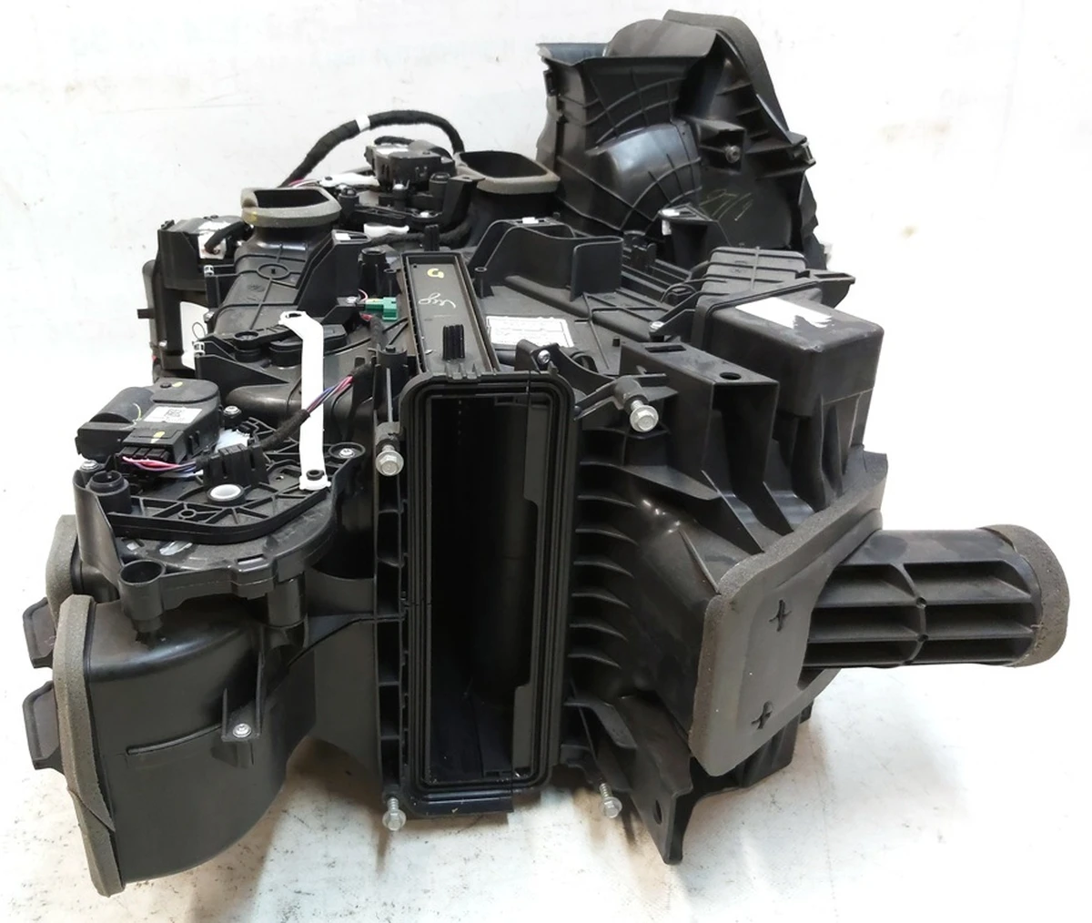 6 Піч салону без нагрівального елементу Tesla model 3 1099999-00-I