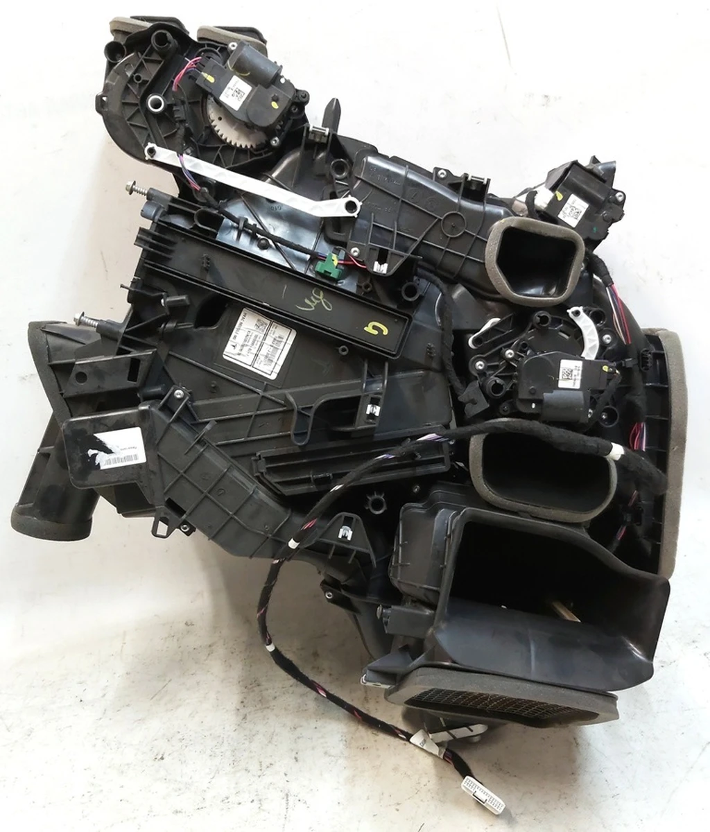 6 Піч салону без нагрівального елементу Tesla model 3 1099999-00-I