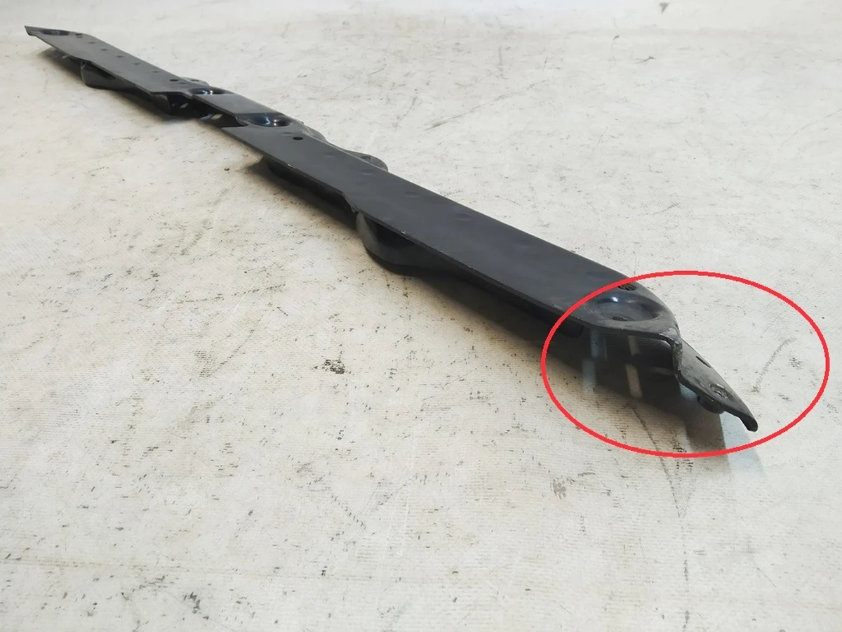 2 Кронштейн кріплення батареї передній Tesla Model 3,  Model Y 1100055-01-C