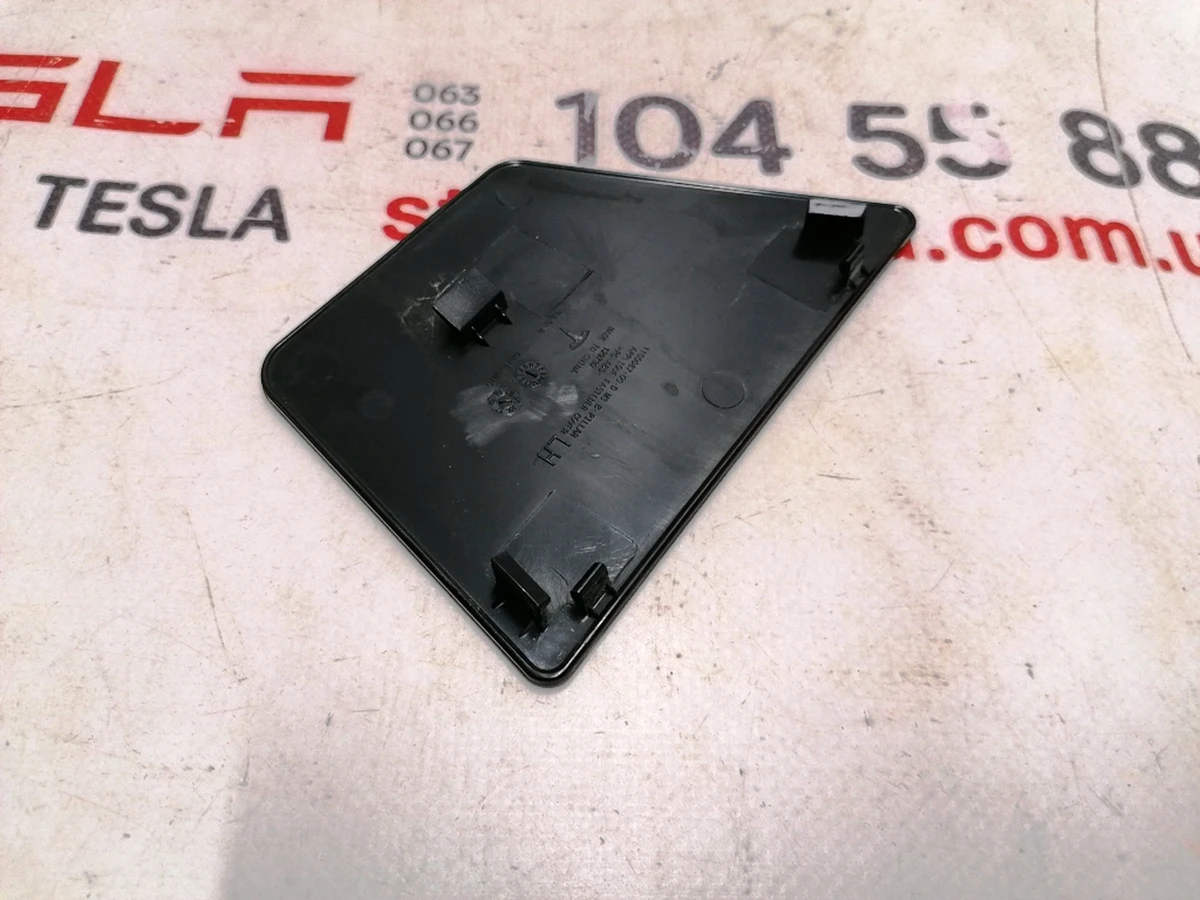 Накладка стойки B наружная левая нижний пластик Tesla model 3 1100087-00-D