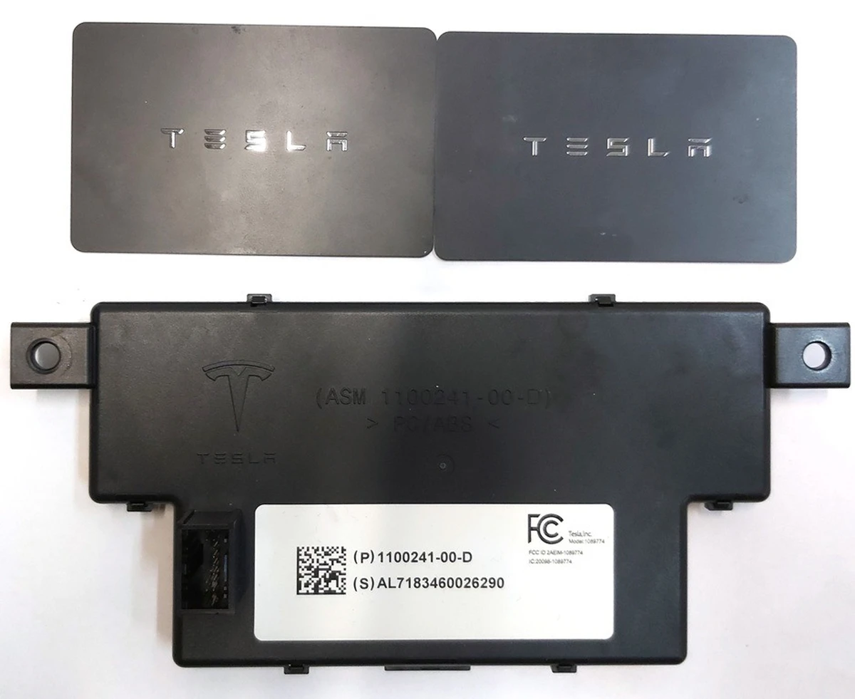 Block and two electronic keys (cards) set Tesla model 3, model Y 1100241-00-G