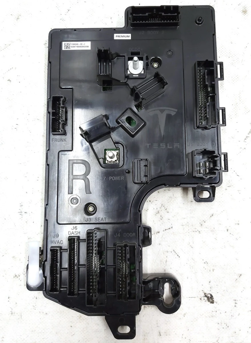 4 ASY, LOW VOLTAGE CONTROLLER, RIGHT Tesla Model 3 1100340-32-I