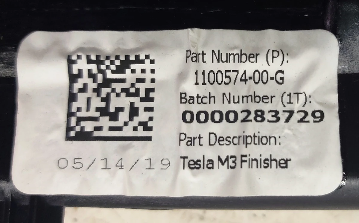 8 M3, IP, BROW FINISHER, ASY Tesla model 3 1100574-00-H