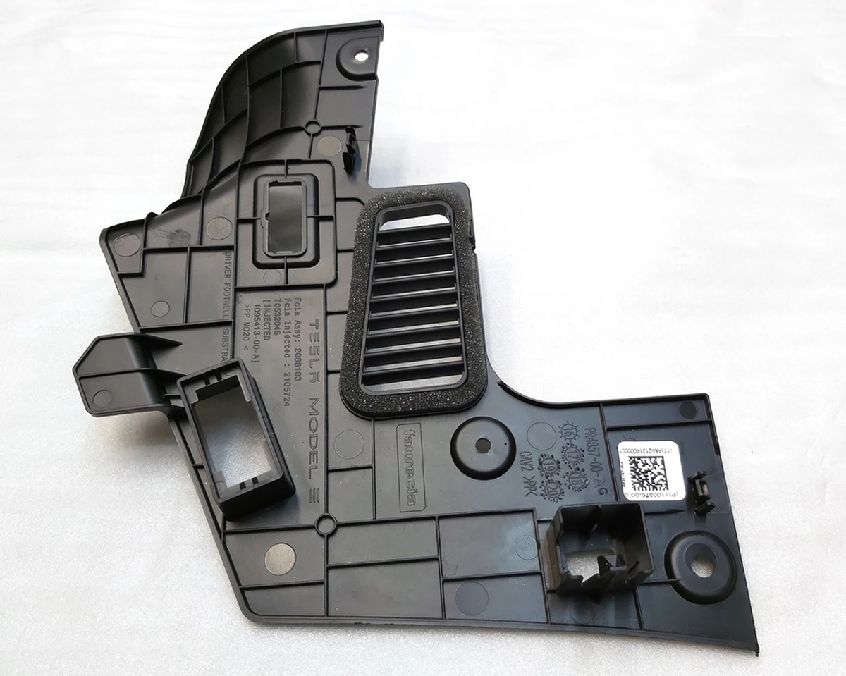 11 M3, IP, DRIVER FOOTWELL, ASY Tesla model 3 1100579-00-F