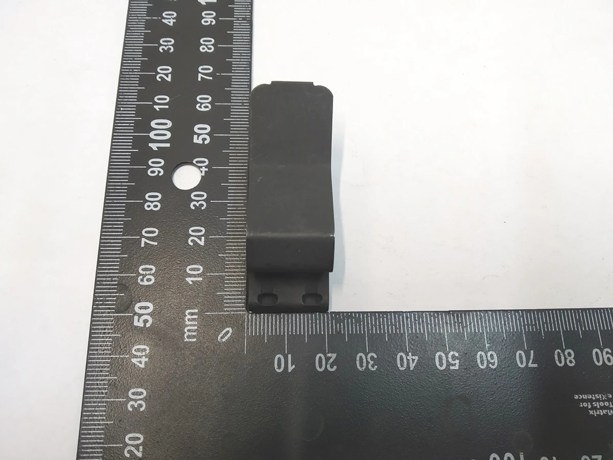 6 A PILLAR EDGE CLIP Telsla model Y 1100583-00-A