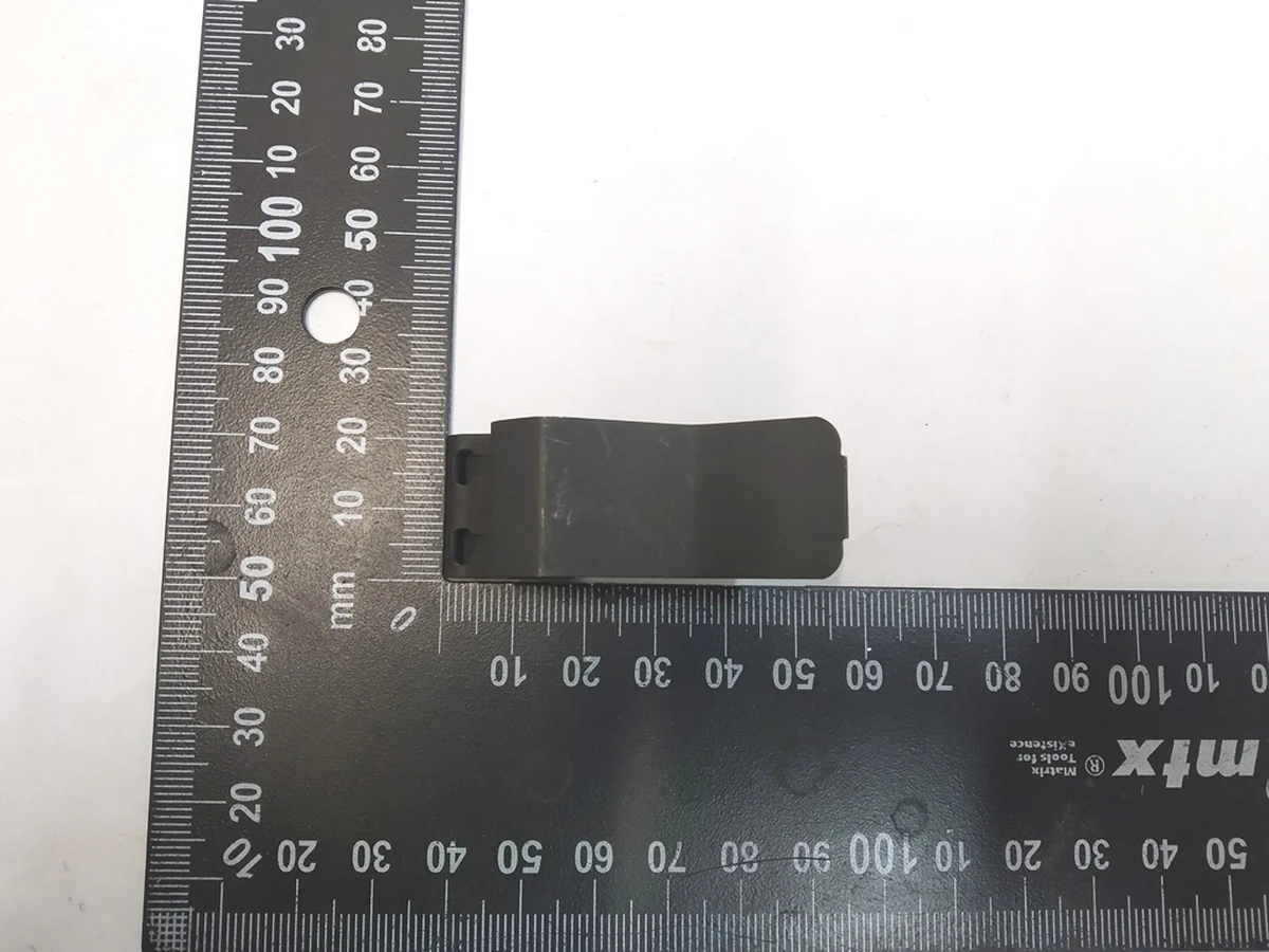 6 A PILLAR EDGE CLIP Telsla model Y 1100583-00-A