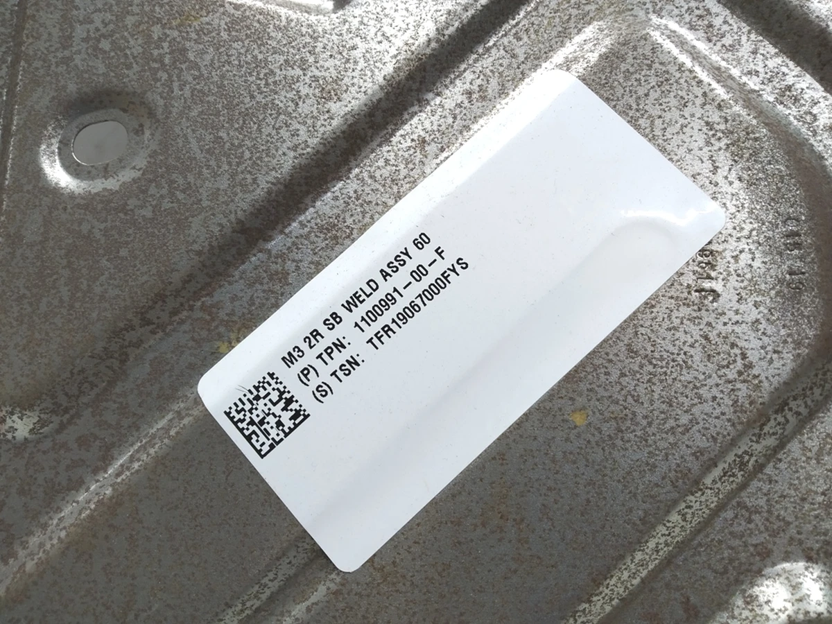 2 Каркас металлический спинки сиденья 2-го ряда левый Tesla model 3 1100991-00-F