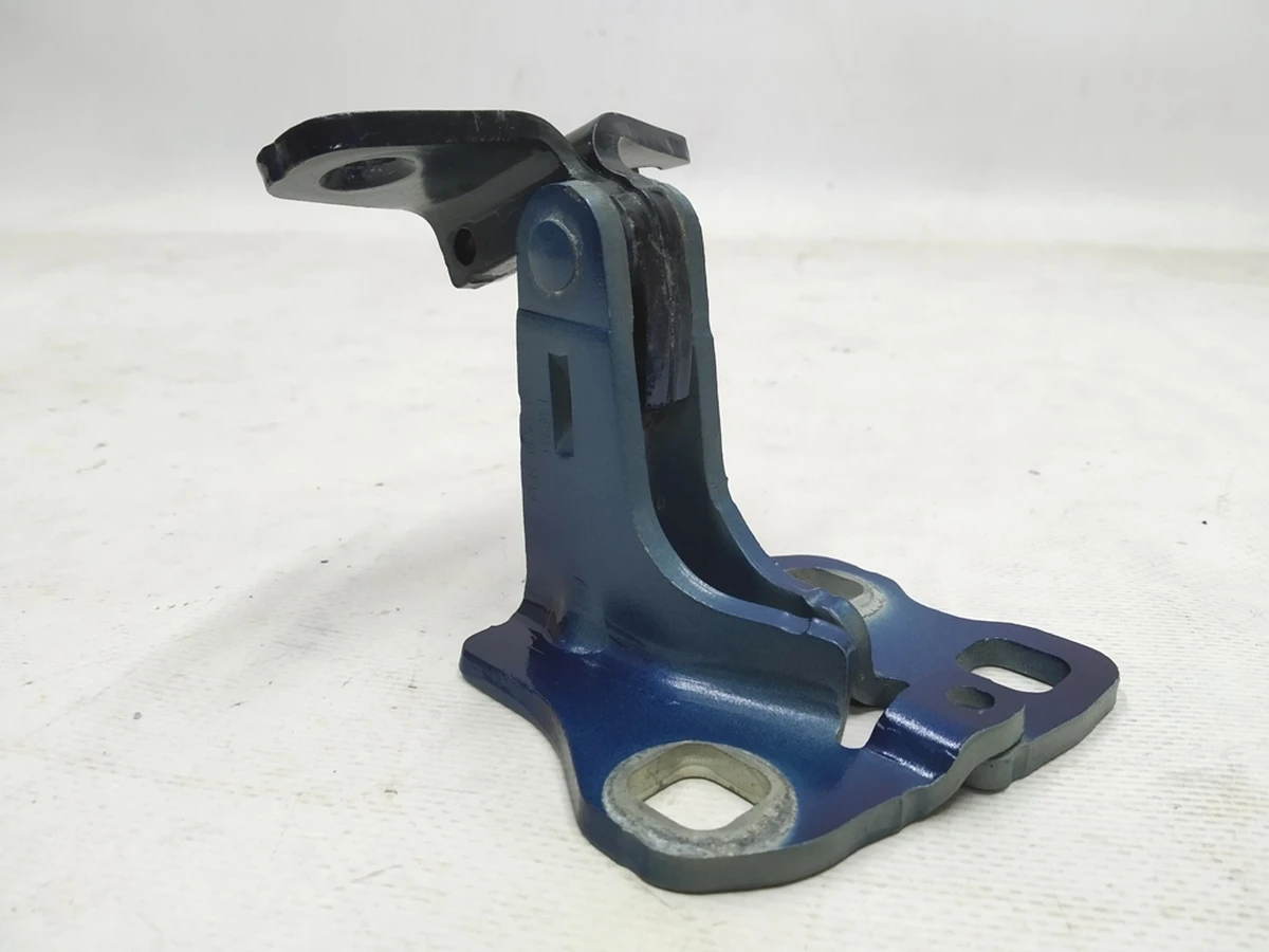 4 Front right lower door hinge PPSB Tesla model 3 1101036-00-F