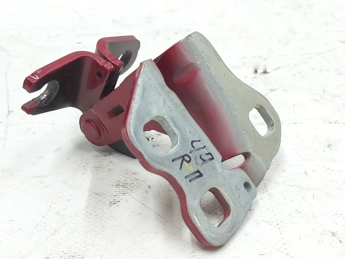 4 Петля двери передней правой нижняя PPMR Tesla model 3 1101036-00-F