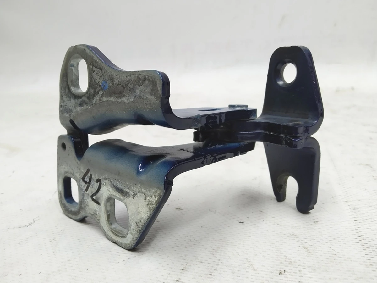 4 Петля двері передньої лівої нижня PPSB Tesla model 3 1101037-00-F