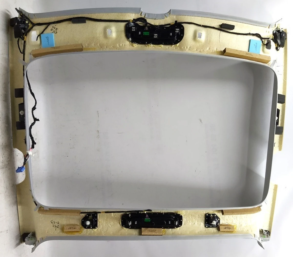 1 Обшивка стелі панорамного даху PREMIUM FIX GLASS RF PROVIDENCE GREY в повному збиранні Tesla model 3 1101060-01-J