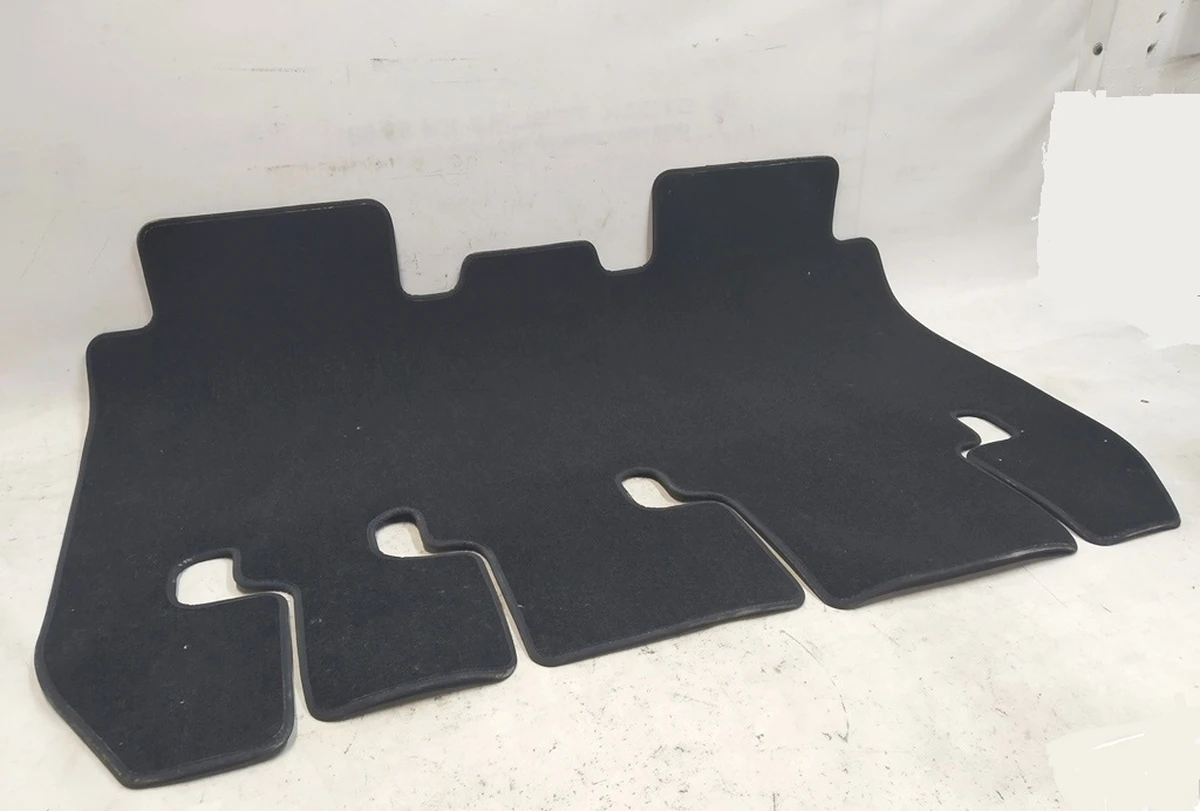 1 Килимок салону 2-го ряду сидінь пасажирський 5 місцевий (пошкодження) Tesla model X 1101529-00-A. 