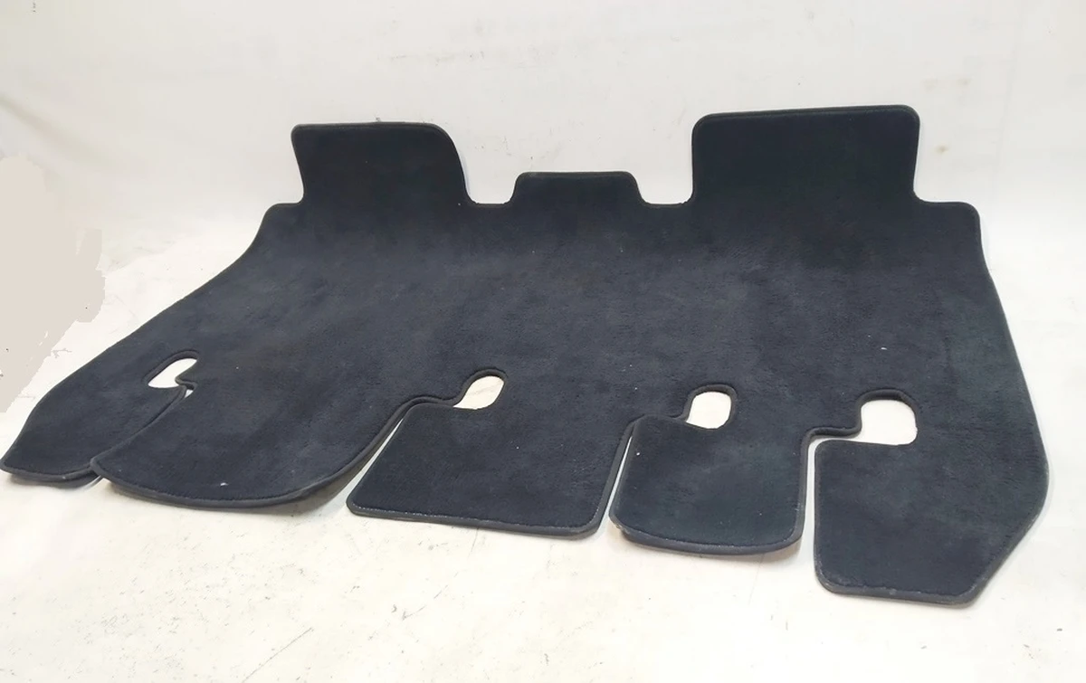 1 Килимок салону 2-го ряду сидінь пасажирський 5 місцевий (пошкодження) Tesla model X 1101529-00-A. 