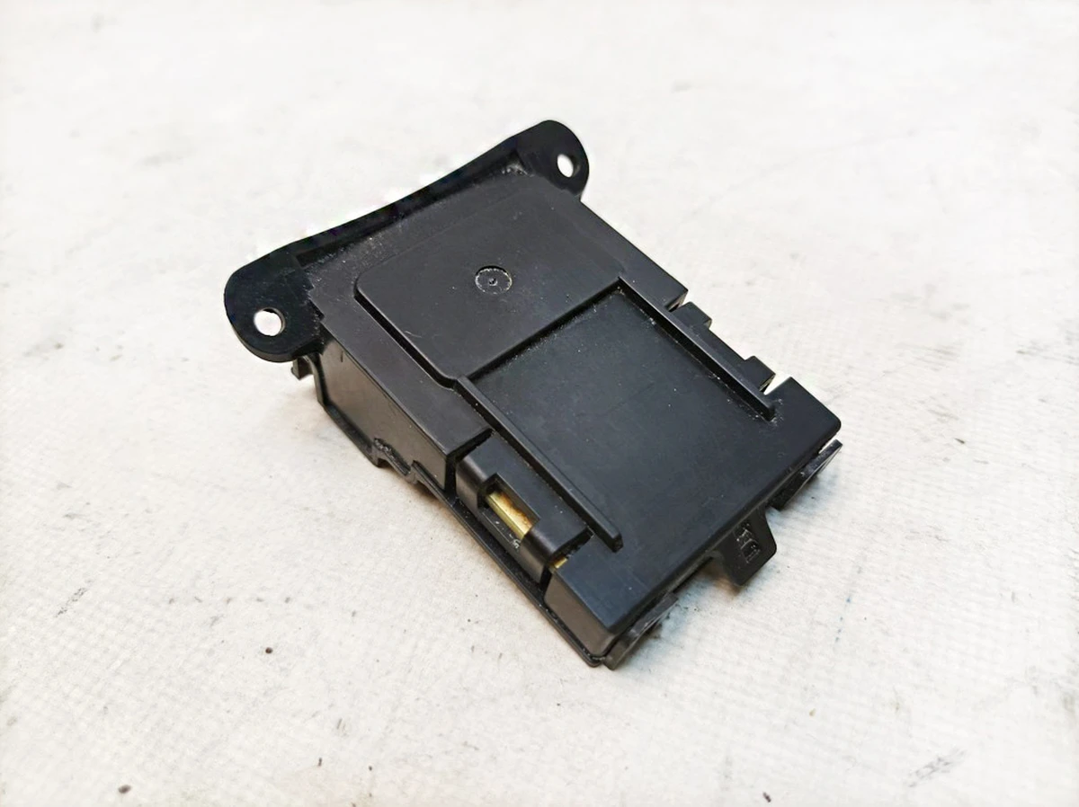 3 Steering column control module controller (oxidized) Tesla model 3 1101556-00-C