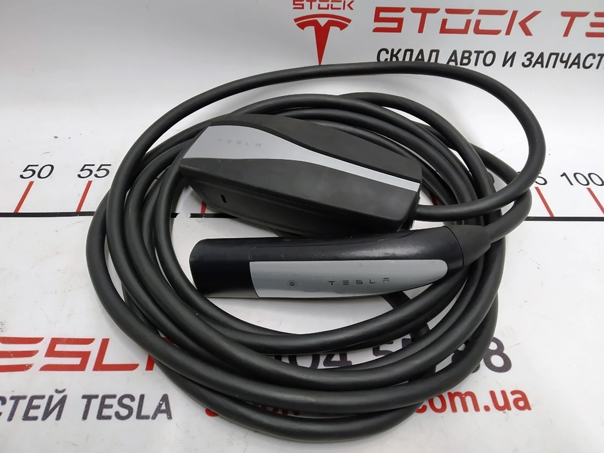 1 Универсальное мобильное зарядное устройство 32A GEN2 Tesla model S X 1101789-00-H