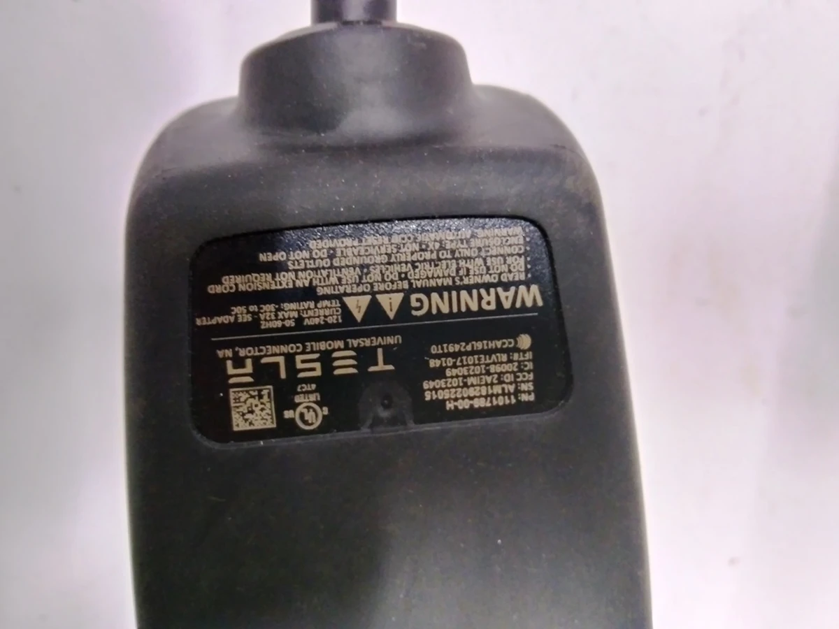 Універсальне мобільний зарядний пристрій 32A GEN2 Tesla model SX 1101789-00-H