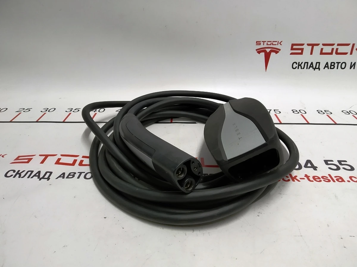 1 Універсальний зарядний пристрій 32A GEN2 Tesla model S X 1101789-01-F