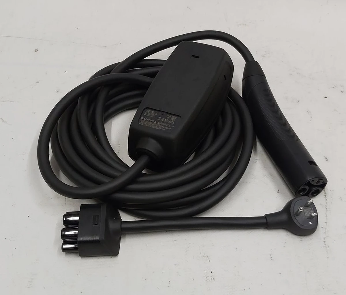 1 Универсальное мобильное зарядное устройство 32A GEN2 с чехлом Tesla model S, model S REST, model X, model 3, model Y 1101789-00-J