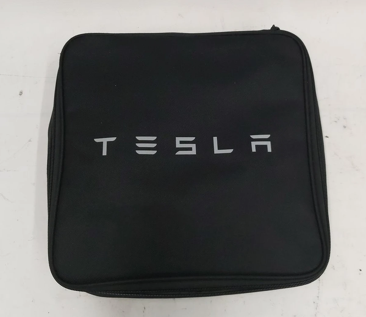 1 Универсальное мобильное зарядное устройство 32A GEN2 с чехлом Tesla model S, model S REST, model X, model 3, model Y 1101789-00-J