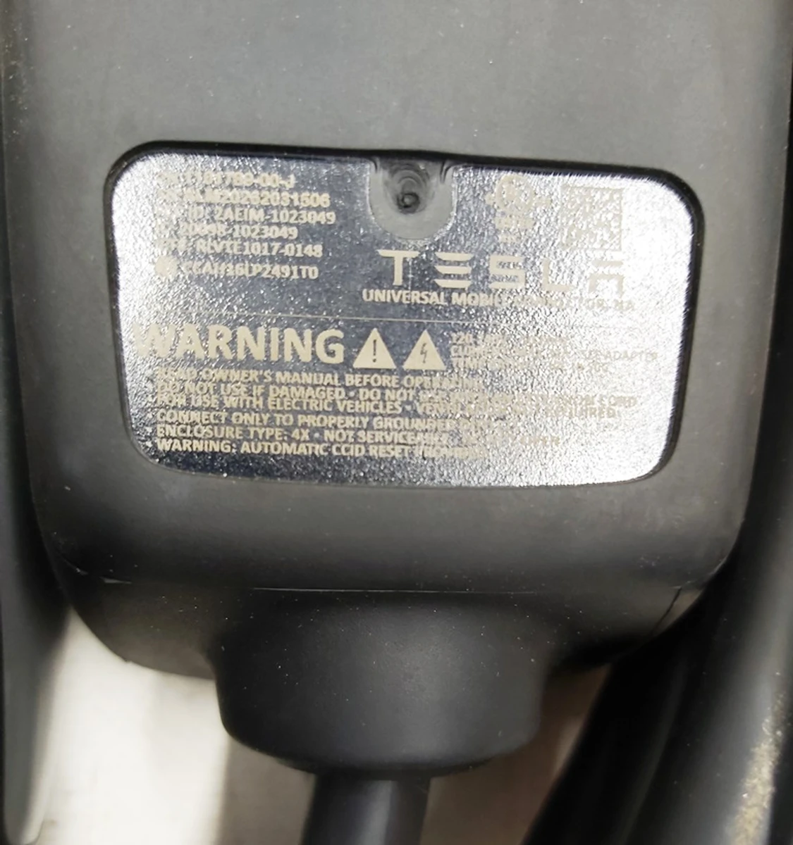 1 Універсальний мобільний зарядний пристрій 32A GEN2 {M3_MX_MS} 1101789-00-J