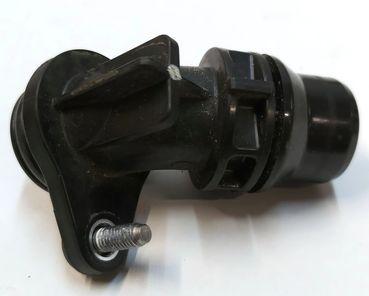 3 Штуцер (патрубок) системы охлаждения инвертора заднего мотора угловой VDA-18,55DEG,50A model Y 1102179-00-G