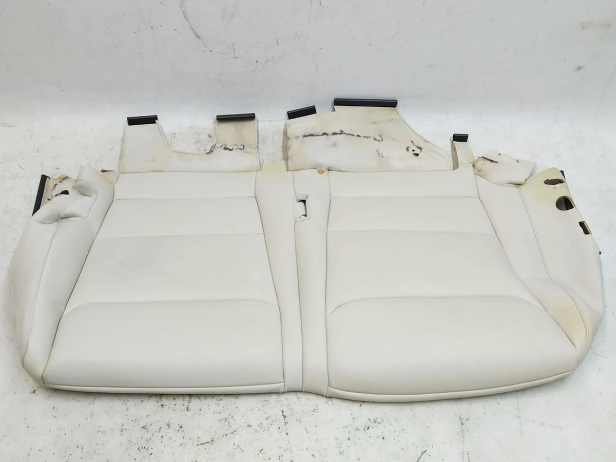 6 Обшивка нижней части двойного левого сиденья 2-го ряда PREM PUR CRM Б/У Tesla Model X 2345607-03-A