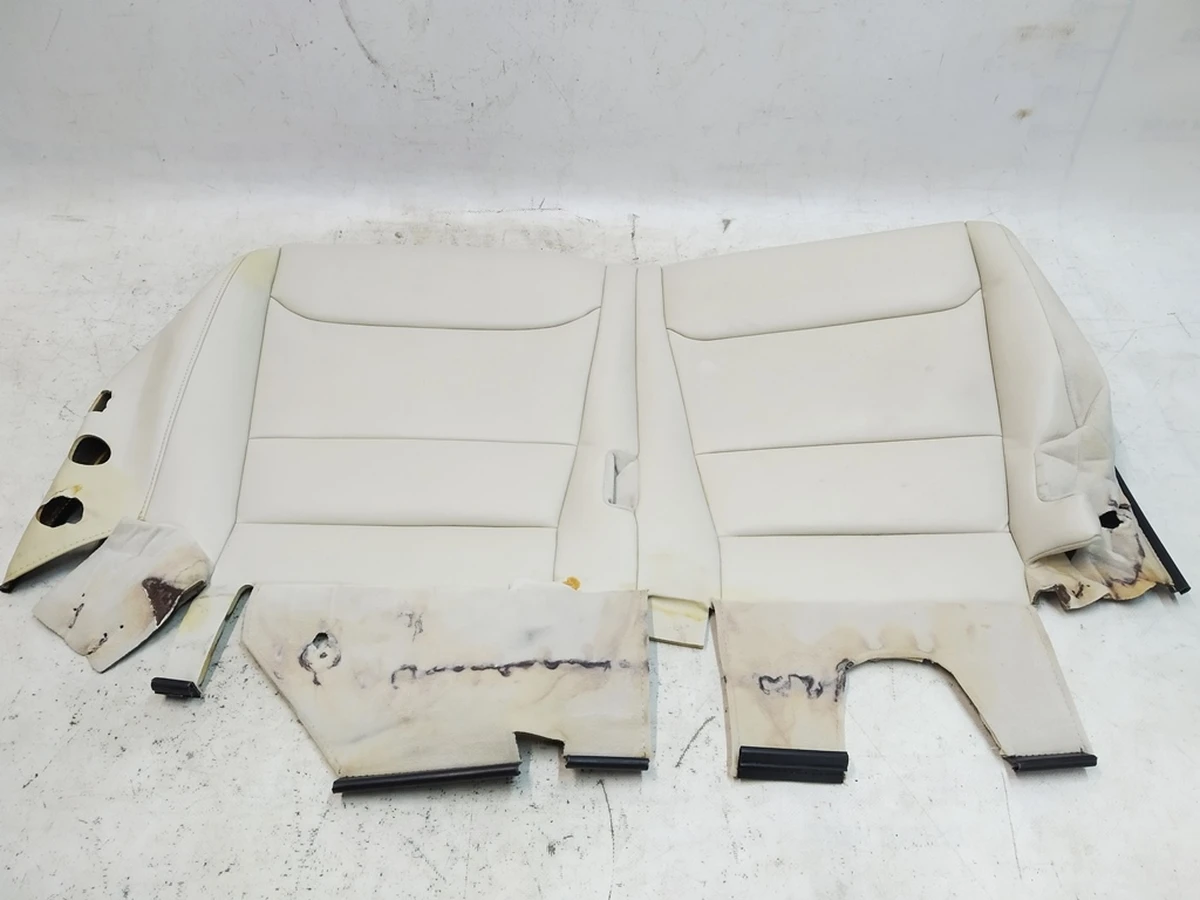 6 Обшивка нижней части двойного левого сиденья 2-го ряда PREM PUR CRM Б/У Tesla Model X 2345607-03-A