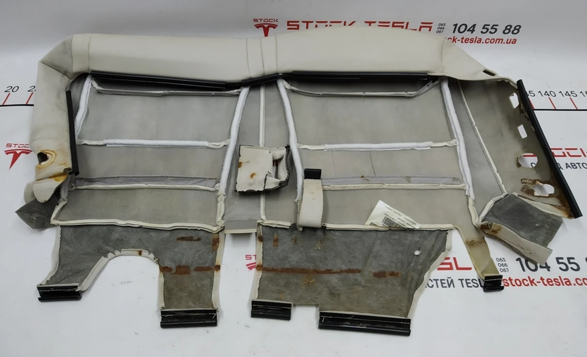 6 Обшивка нижньої частини лівого подвійного сидіння 2-го ряду PUR CRM (з пошкодженнями) Tesla model X 2345607-03-A