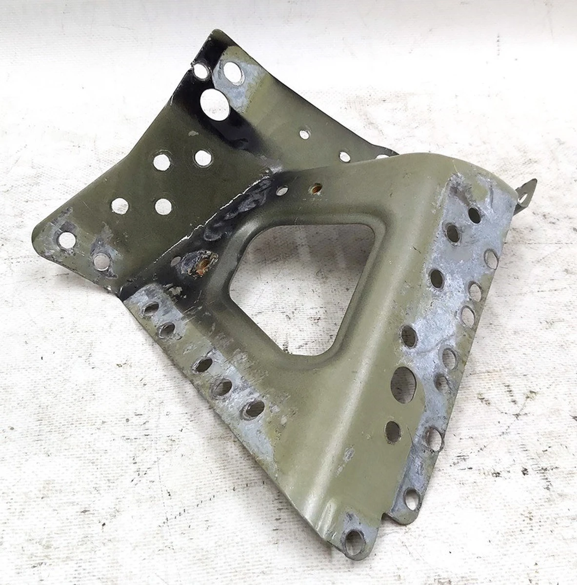 Кронштейн переднього лівого лонжерона внутрішній Tesla model 3, model Y 1103456-S0-A