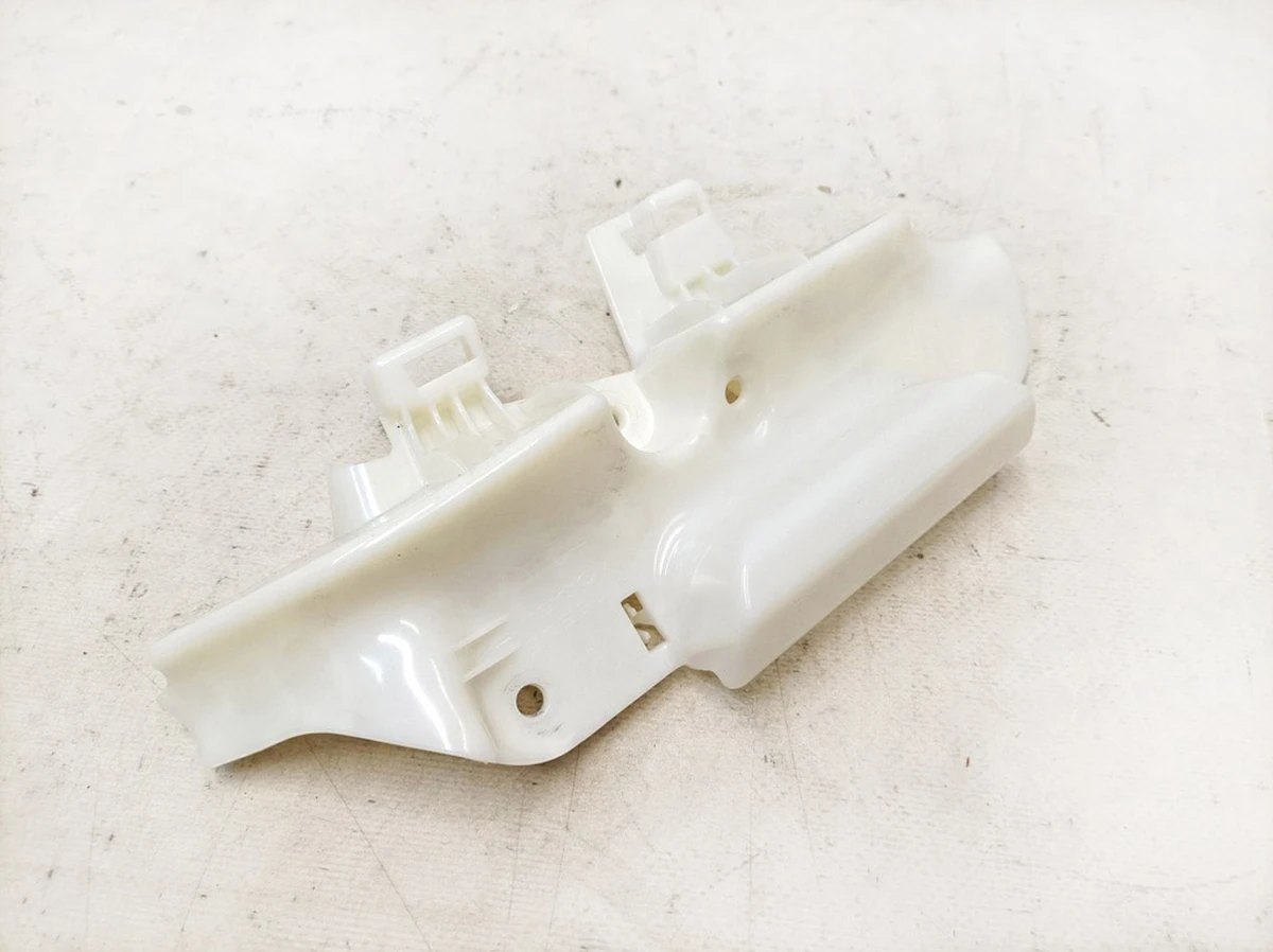 4 Кронштейн стойки B верхний правый Tesla model 3 1103776-00-O