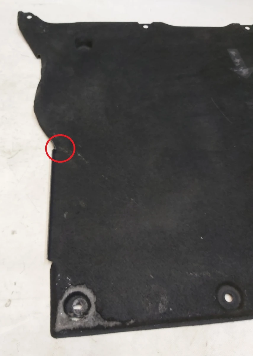 4 Защита днища переднего подрамника (войлок) с повреждением Tesla model 3 1104312-00-B, 1499151-00-C