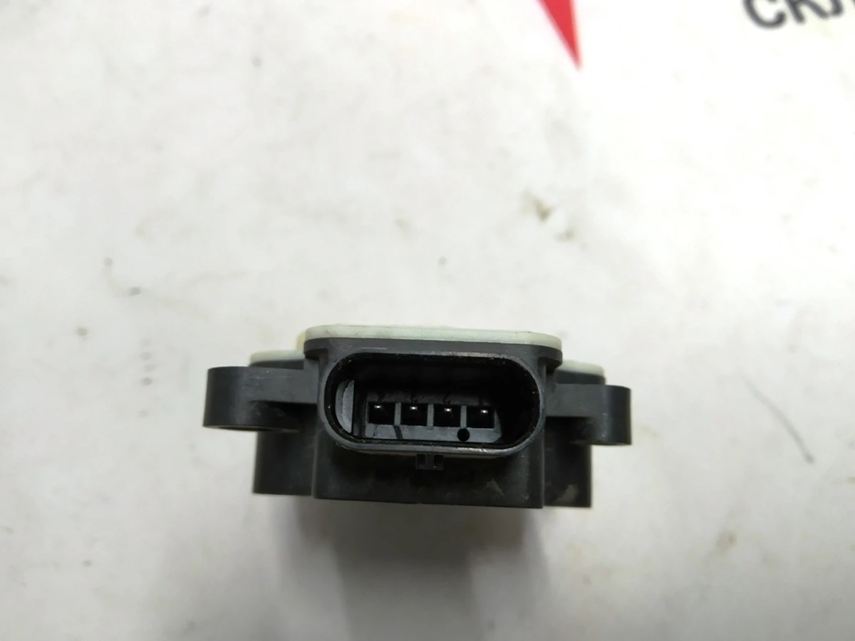 4 Модуль керування відкриттям вентиляційної сітки (центральний радіатор) Tesla model S, model S REST 1007256-00-K