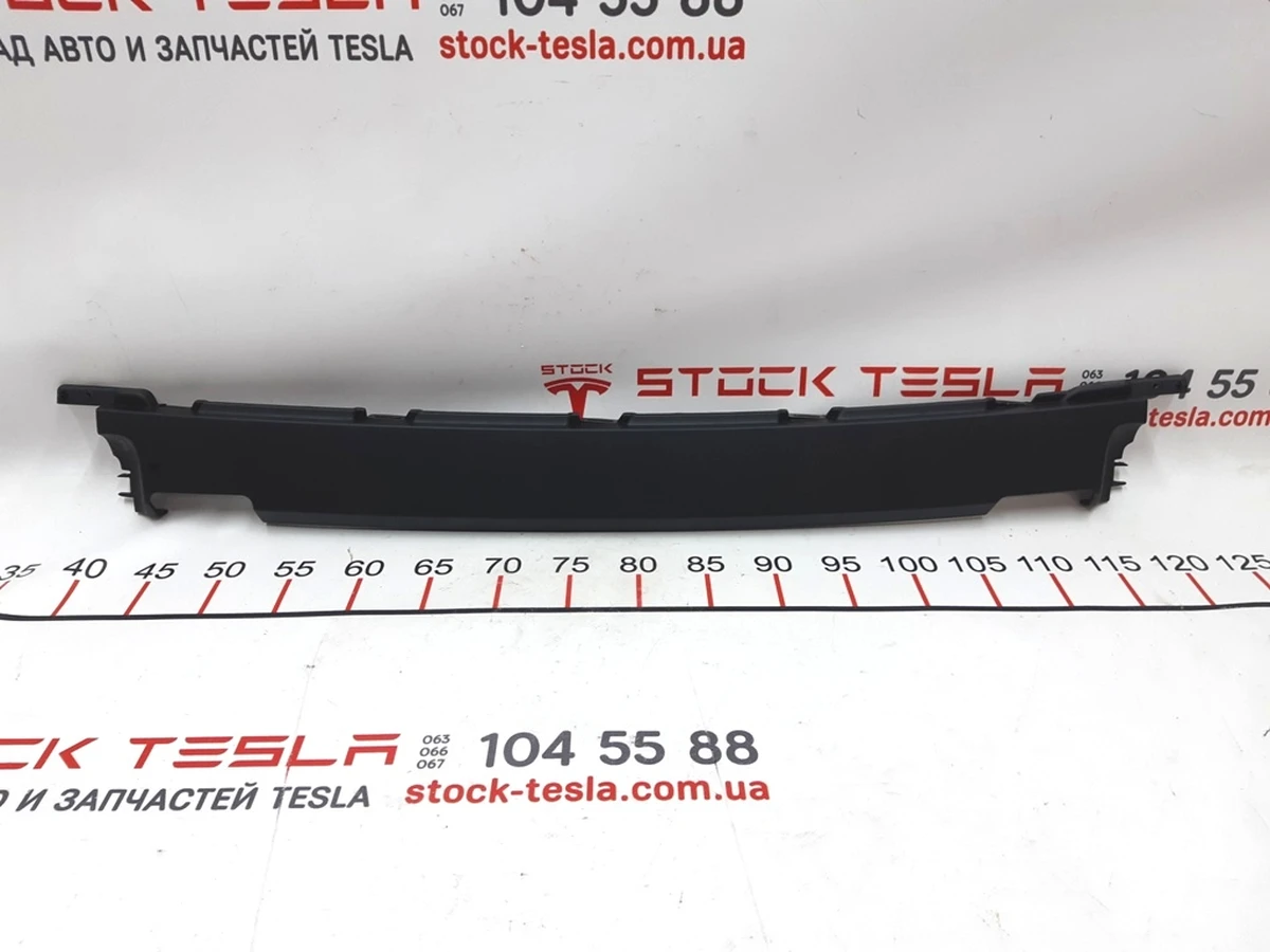 8 Кронштейн кріплення корпусу вентилятора кондиціонера Tesla Model X 1054164-00-E