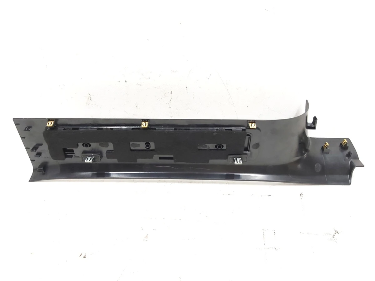 18 Damaged Rear Right Door Sill Trim Tesla model X 1105148-00-B