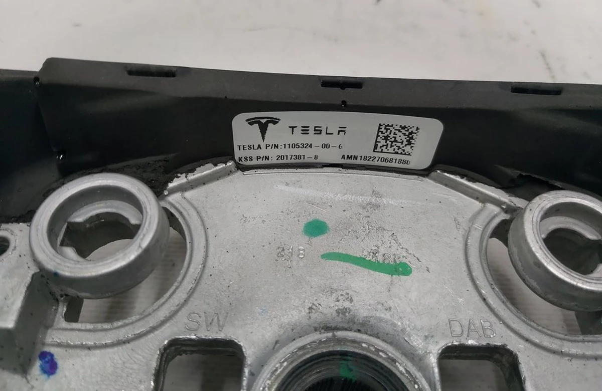 1 Колесо рульове PREMIUM Tesla model 3 1095222-00-L