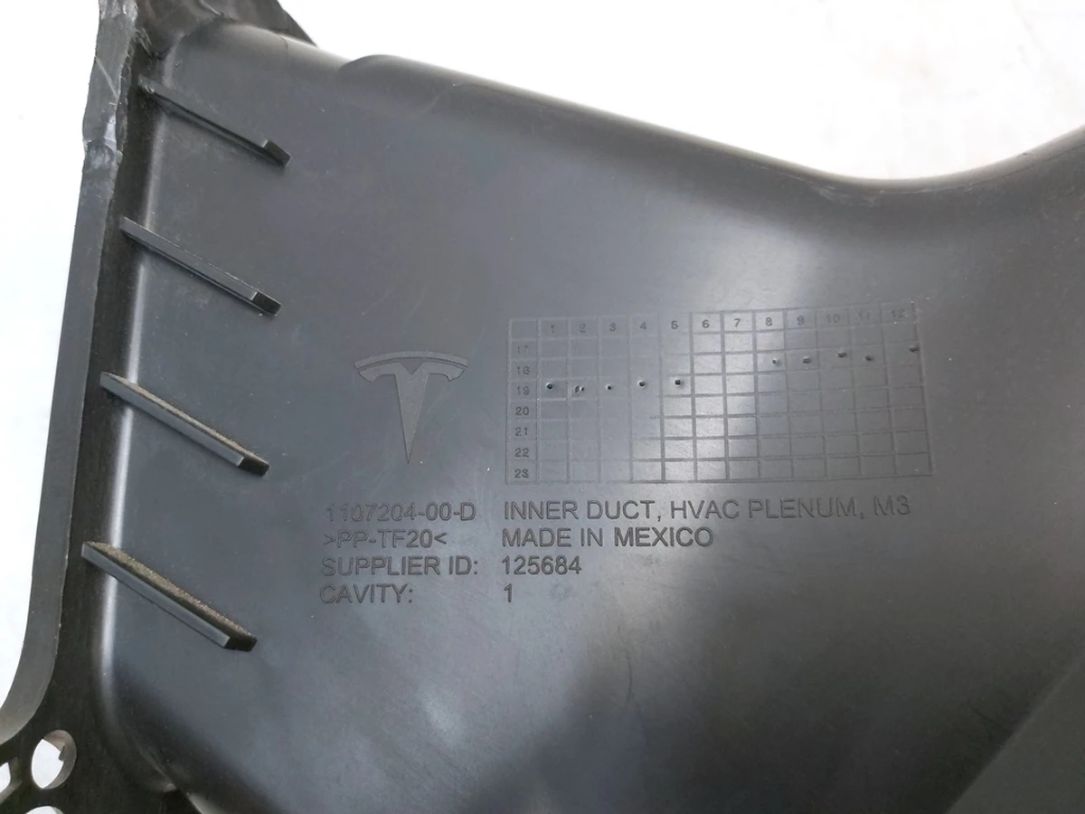 3 Повітрозабірник пічки внутрішній відновлений Tesla model 3 1107204-00-E