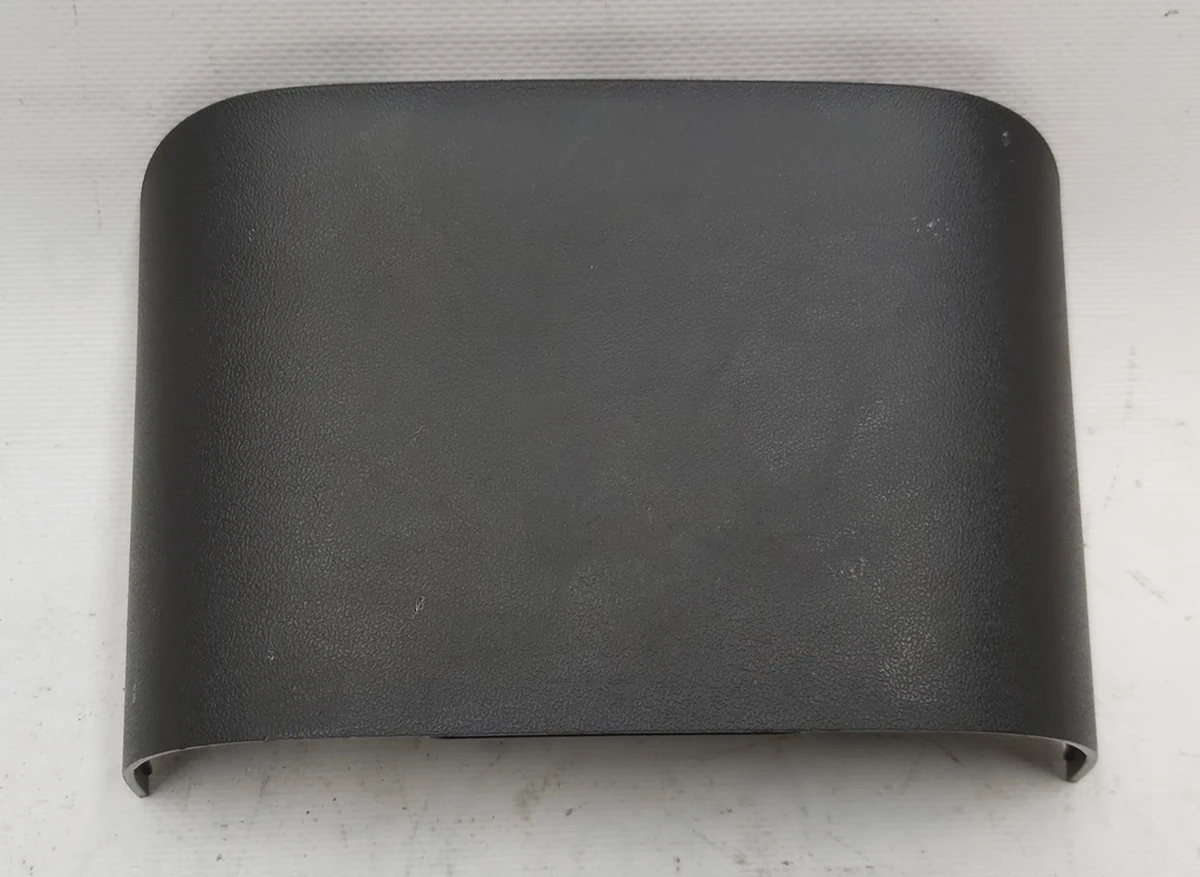 Декоративна накладка центральної консолі задня нижня Tesla model 3, model Y 1108494-00-B