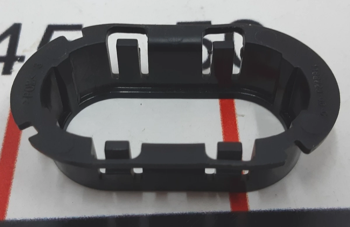 1 Фиксатор гофры электропроводки двери передней правой Tesla model 3, model Y 1108729-00-C